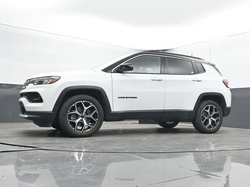 Used 2025 Jeep Compass Limited AWD/4WD image 46
