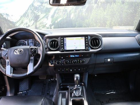 Certified 2023 Toyota Tacoma TRD Off-Road w/ TRD Premium Off Road Package AWD/4WD image 18