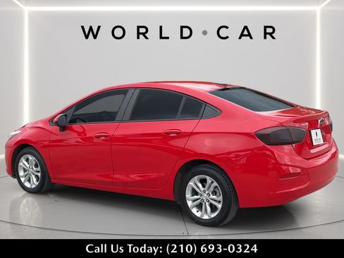 Used 2019 Chevrolet Cruze LS w/ LS Convenience Package FWD image 5