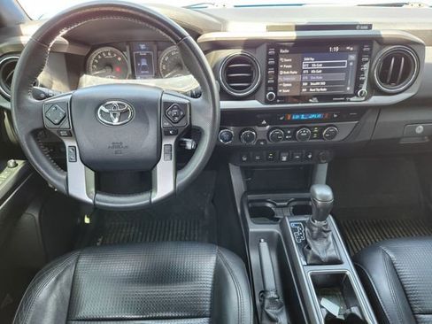 Used 2020 Toyota Tacoma TRD Off-Road w/ TRD Premium Off Road Package AWD/4WD image 22