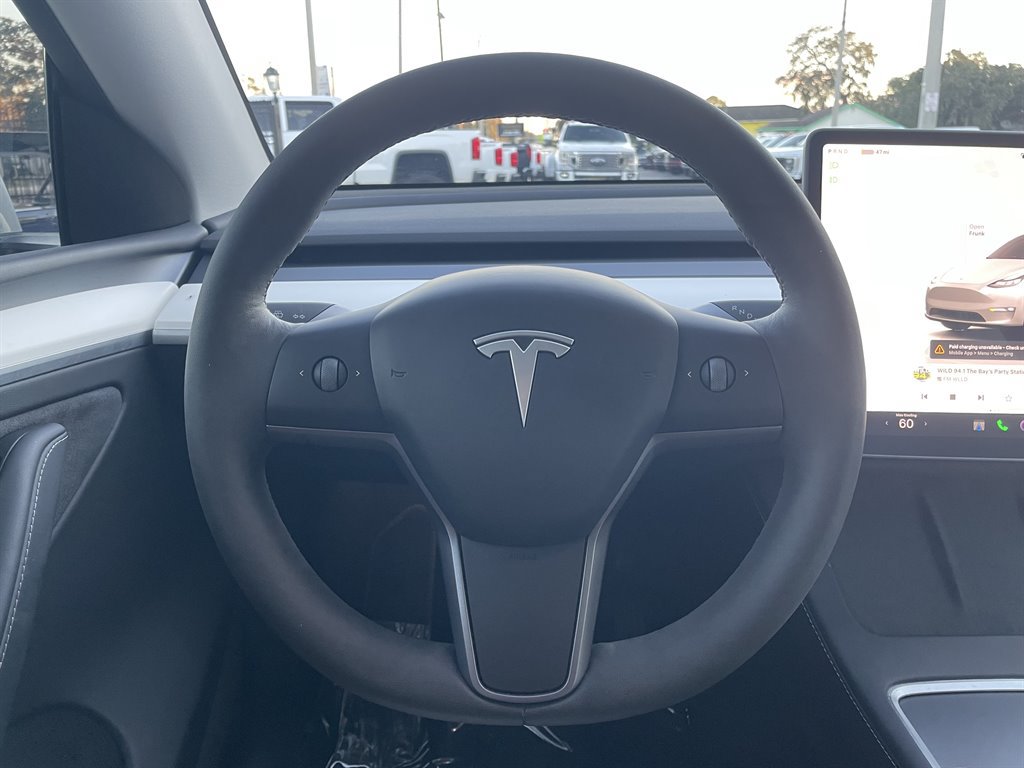 Used 2024 Tesla Model Y Long Range AWD/4WD image 29