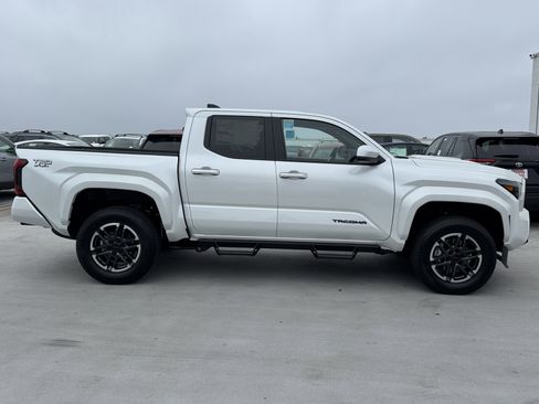 New 2025 Toyota Tacoma TRD Sport image 11