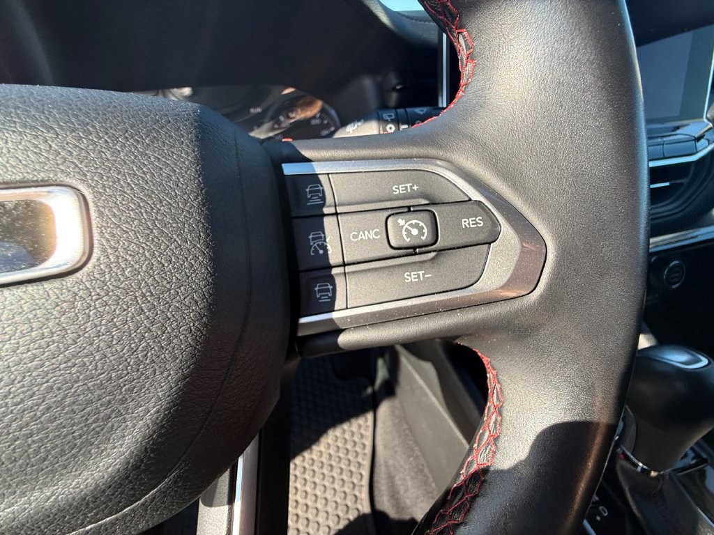 Used 2022 Jeep Compass Trailhawk w/ Trailhawk Convenience Group AWD/4WD image 18
