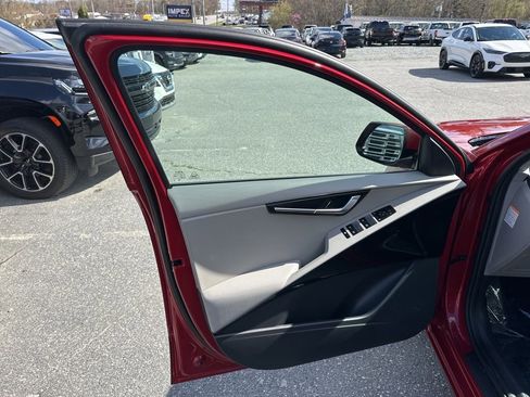 Used 2023 Kia Niro Wind w/ Wind Preserve Package image 23