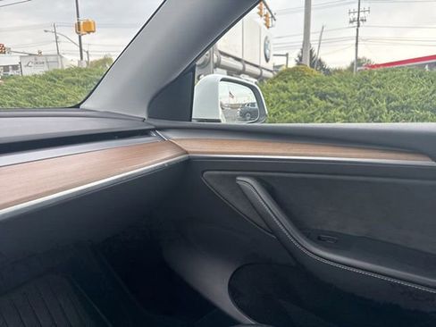 Used 2023 Tesla Model Y Long Range image 21