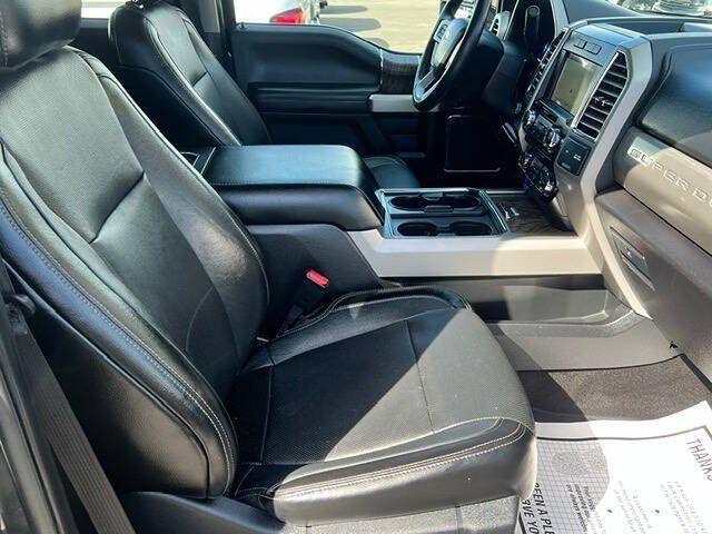 Used 2017 Ford F250 Lariat w/ Lariat Ultimate Package AWD/4WD image 17