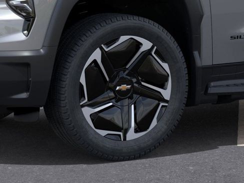 New 2026 Chevrolet Silverado EV LT image 9