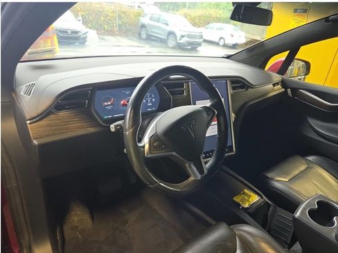 Used 2016 Tesla Model X 90D image 3
