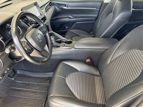 Used 2023 Toyota Camry SE image 11