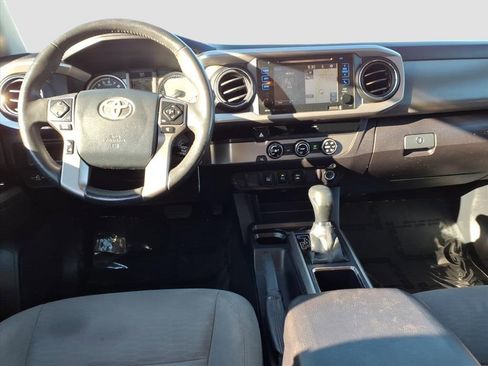 Used 2017 Toyota Tacoma SR5 image 40