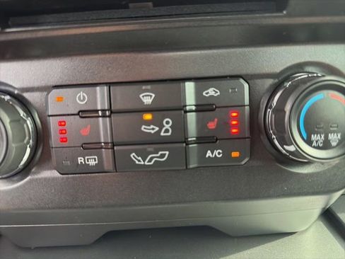 Used 2018 Ford F150 XLT w/ Equipment Group 302A Luxury AWD/4WD image 18