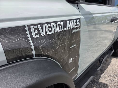 Used 2024 Ford Bronco Everglades AWD/4WD image 7