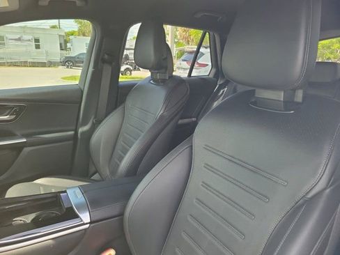 Used 2025 Mercedes-Benz GLC 300 4MATIC image 22