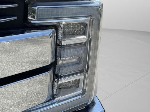 Used 2018 Ford F250 Lariat w/ Lariat Ultimate Package AWD/4WD image 46