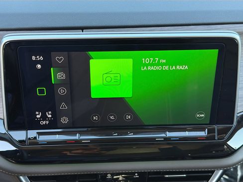 Used 2025 Volkswagen Atlas SEL image 32