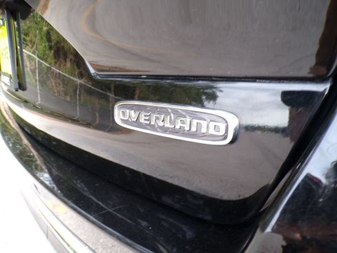 Used 2023 Jeep Grand Cherokee Overland w/ Luxury Tech Group IV AWD/4WD image 14