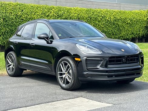 New 2026 Porsche Macan AWD/4WD image 10