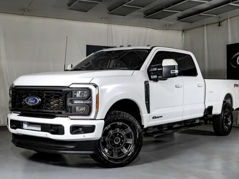 Used 2023 Ford F350 Lariat w/ Lariat Ultimate Package AWD/4WD image 4