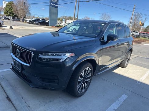 Used 2021 Volvo XC90 T5 Momentum w/ Protection Package Premier image 4