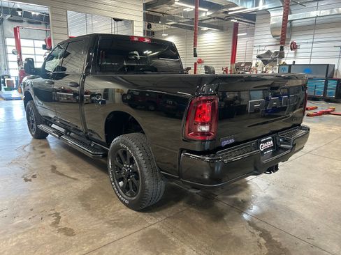 Used 2025 RAM 2500 Big Horn AWD/4WD image 21