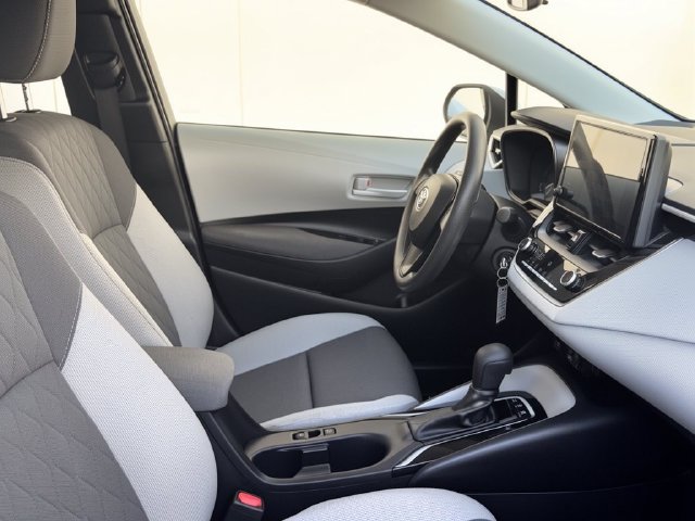 Used 2024 Toyota Corolla LE FWD image 31