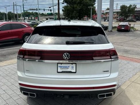 Certified 2025 Volkswagen Atlas Cross Sport SEL Premium R-Line AWD/4WD image 15