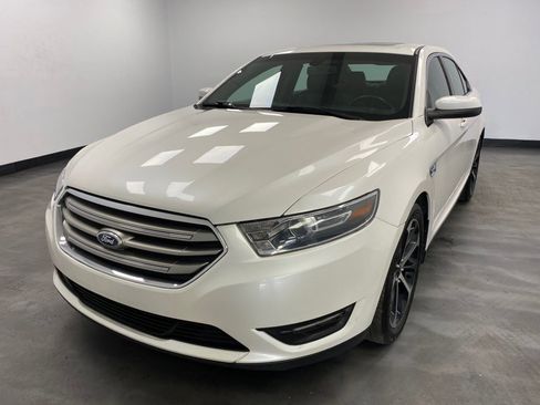 Used 2015 Ford Taurus SEL w/ Equipment Group 201A image 2