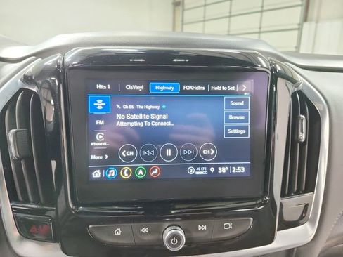 Used 2023 Chevrolet Traverse Premier image 29