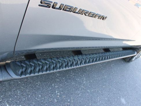 Used 2022 Chevrolet Suburban Z71 image 22