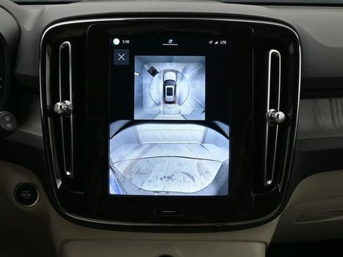 Used 2025 Volvo XC40 B5 Ultra w/ Climate Package AWD/4WD image 21