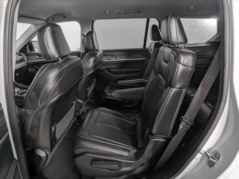 Used 2023 Jeep Grand Cherokee L Limited w/ Black Appearance Package RWD image 17