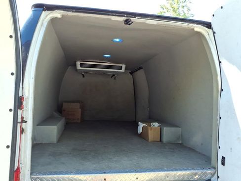 Used 2012 Ford E-350 and Econoline 350 Extended Super Duty RWD image 7