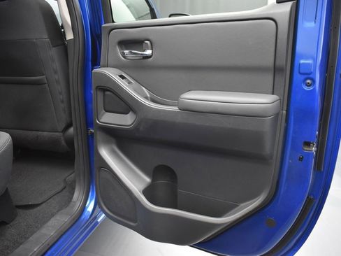Used 2024 Nissan Frontier SV image 21