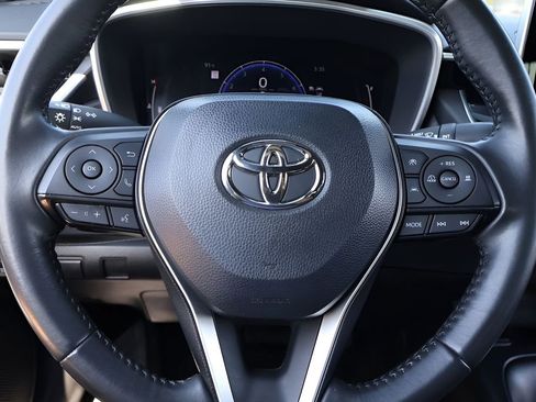 Used 2025 Toyota RAV4 LE AWD/4WD image 18