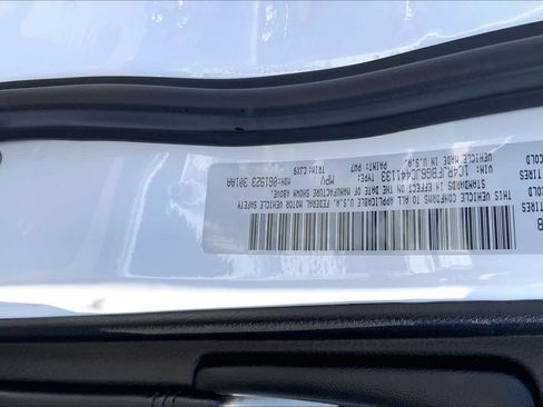 Used 2018 Jeep Grand Cherokee Limited AWD/4WD image 34