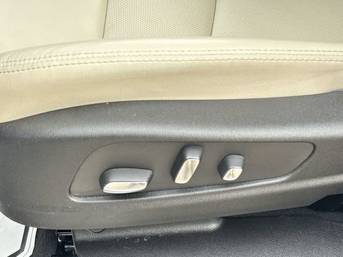 Used 2026 Cadillac XT5 Sportv w/ LPO, Floor Liner Package AWD/4WD image 16