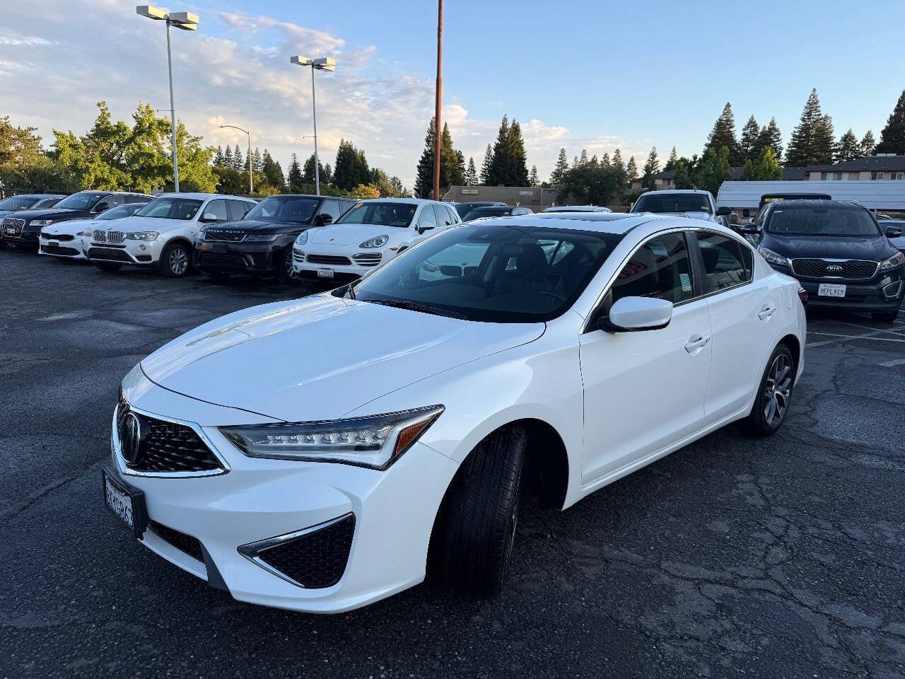 Used 2019 Acura ILX w/ Premium Package FWD image 3