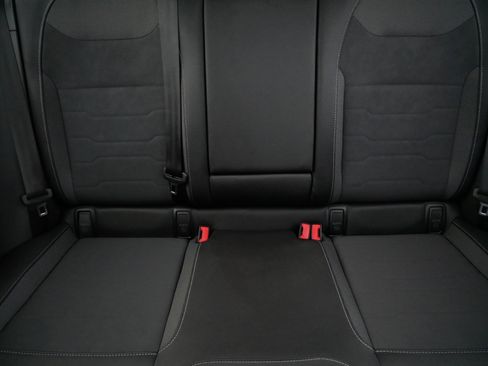 Certified 2025 Volkswagen Taos SE image 13