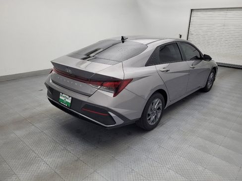 Used 2024 Hyundai Elantra SEL FWD image 9