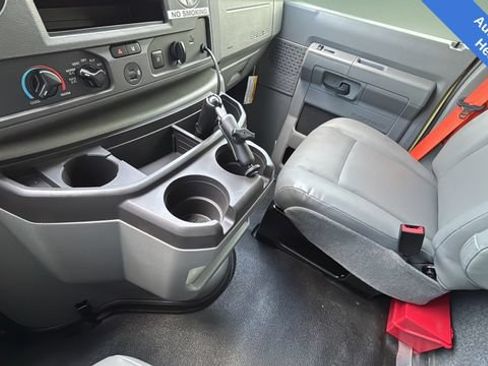 Used 2022 Ford E-450 and Econoline 450 Super Duty RWD image 17