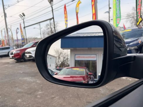 Used 2025 Chevrolet Trax LT image 27