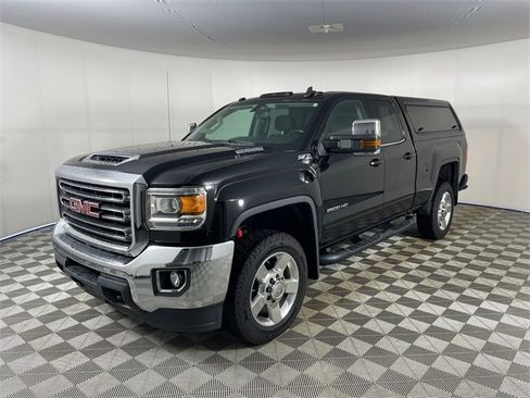 Used 2018 GMC Sierra 2500 SLE w/ SLE Preferred Package image 1