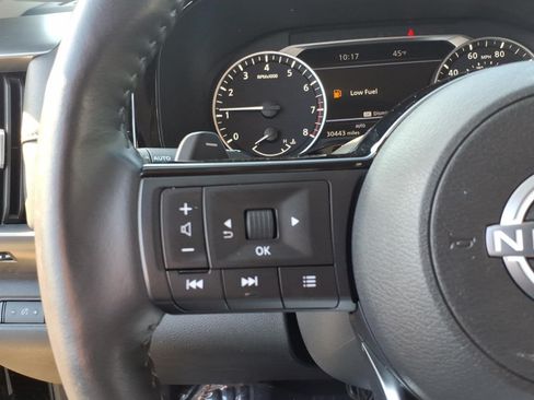 Used 2025 Nissan Pathfinder SL AWD/4WD image 14