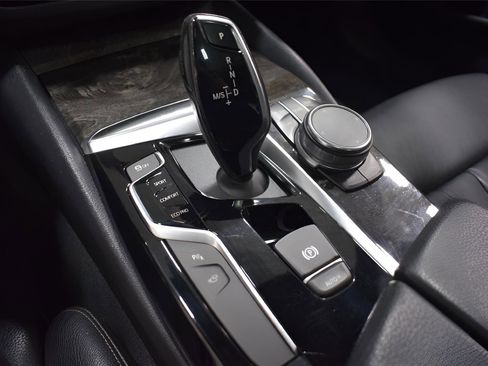 Used 2019 BMW 530i xDrive w/ Premium Package image 21