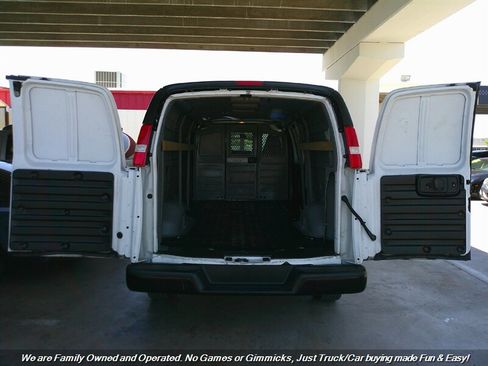 Used 2019 GMC Savana 2500 Extended w/ Driver Convenience Package image 9