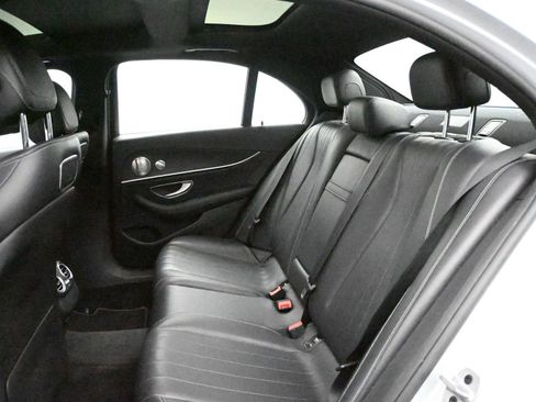 Used 2019 Mercedes-Benz E 300 4MATIC image 11