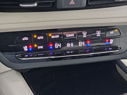 Used 2023 Buick Envision Avenir image 19