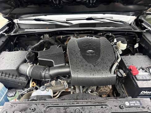 Used 2019 Toyota Tacoma SR5 RWD image 35