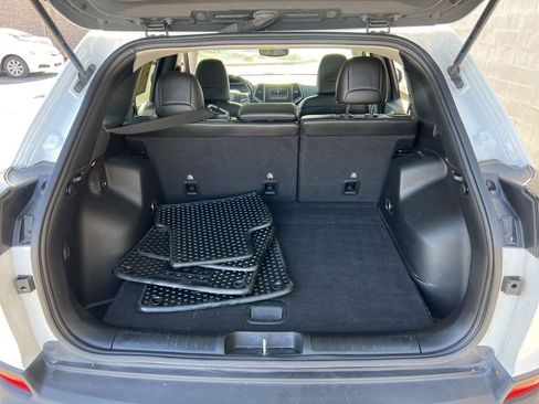 Used 2021 Jeep Cherokee Latitude Plus image 25