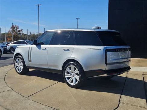 Used 2023 Land Rover Range Rover SE image 6